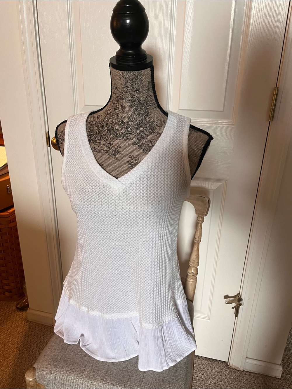 White V-Neck Knit Tank Top with Ruffle Hem